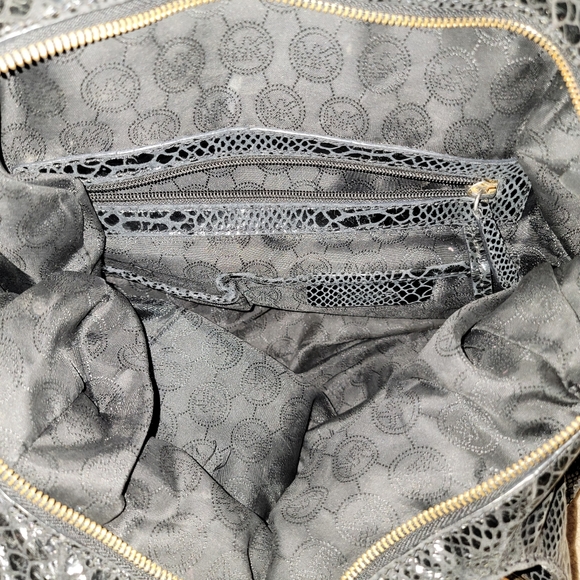 Michael Kors LG Patent Leather Snake Embossed Black Handbag W/Signature Hardware - Picture 5 of 10